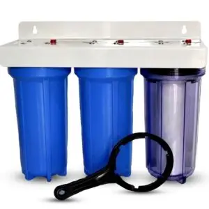 3-stage water filter housing unit, standard 10-inch cartridges, made in Taiwan / وحدة فلترة مياه 3 مراحل، خراطيش قياسية 10 إنش، صنع في تايوان